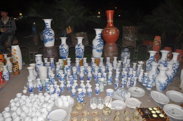 'Ceramic market' along To Lich River in Hanoi - ảnh 9